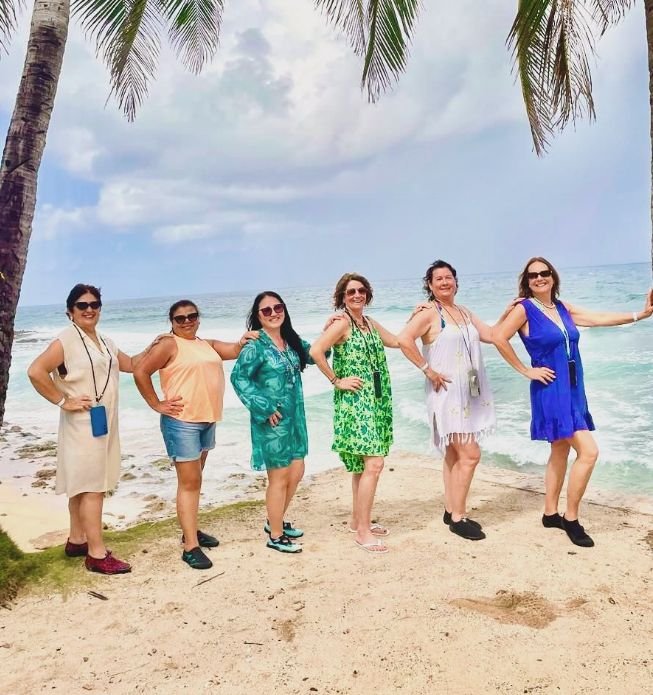 GRUPO ITRIP em viagem na praia