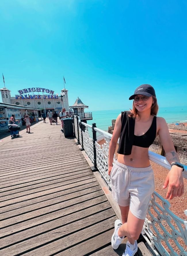 Larissa Silva em Brighton, Inglaterra